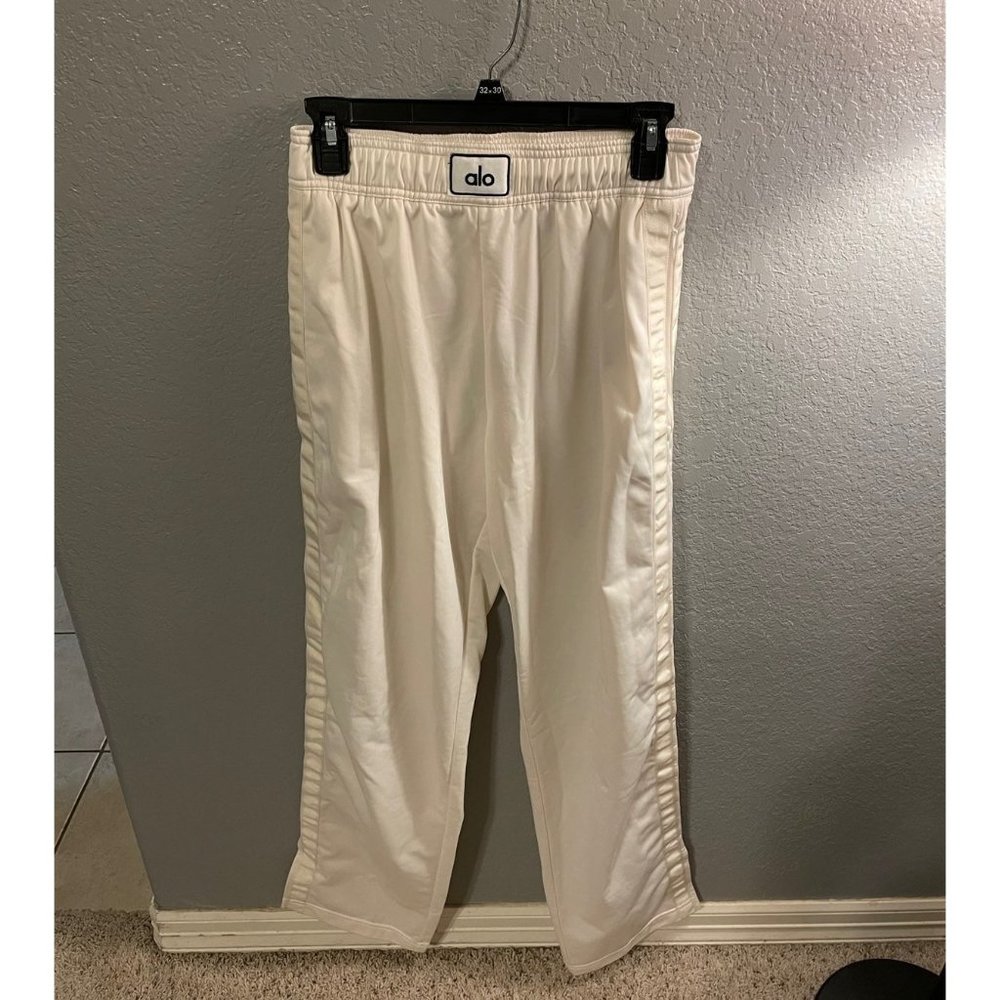 Alo Yoga Women's White Prize Winner Pant